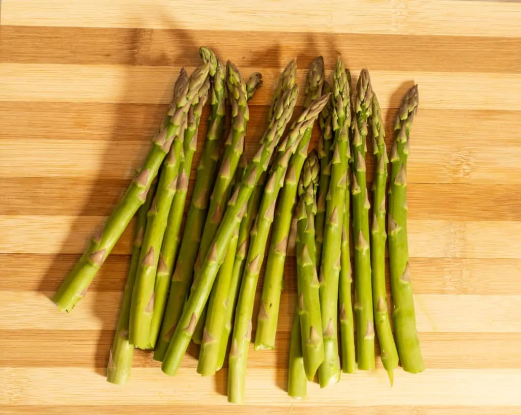 trimmed and cleaned asparagus for keto pan-roasted asparagus recipe