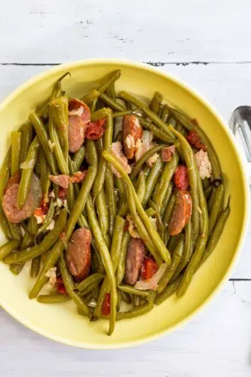 keto Southern style green beans in a serving bowl.