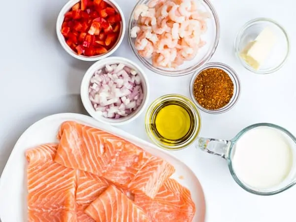 salmon fillets cut, shallot and pepper chopped