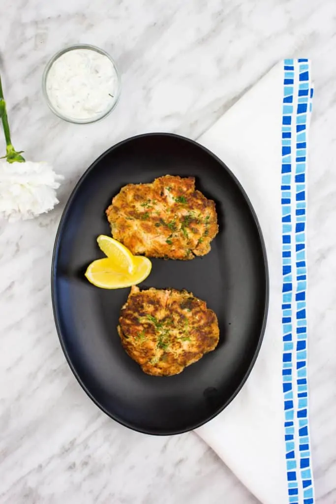 finished keto salmon patties