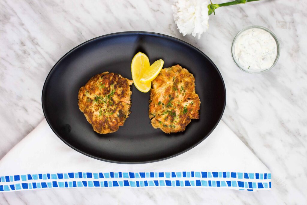 finished keto salmon patties