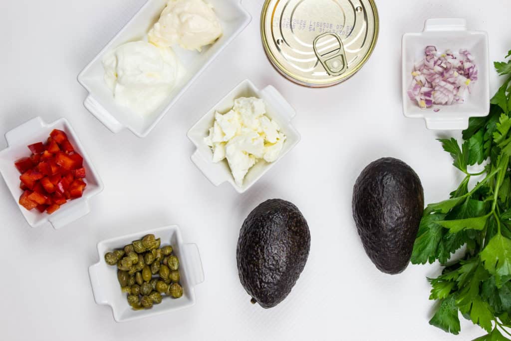 ingredients to make mediterranean tuna salad