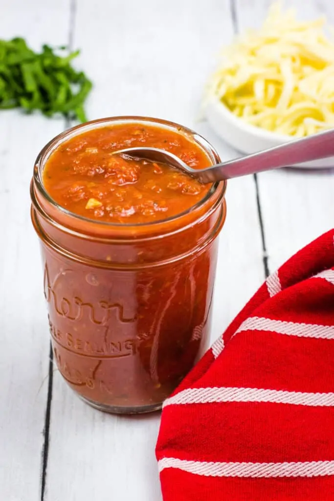 keto pizza sauce in a jar