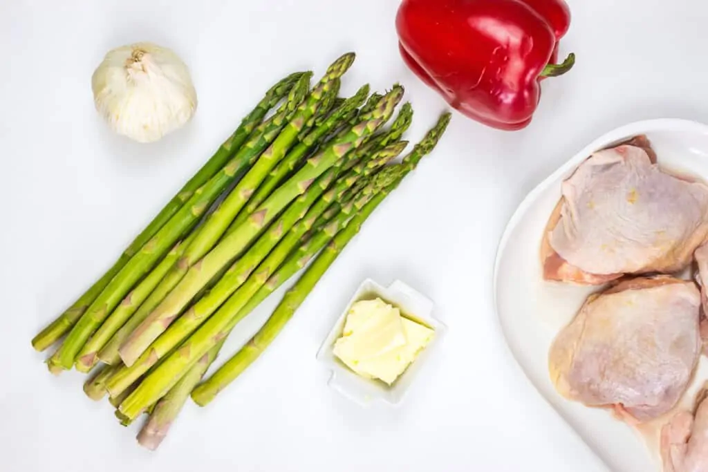 ingredients to make keto garlic chicken skillet