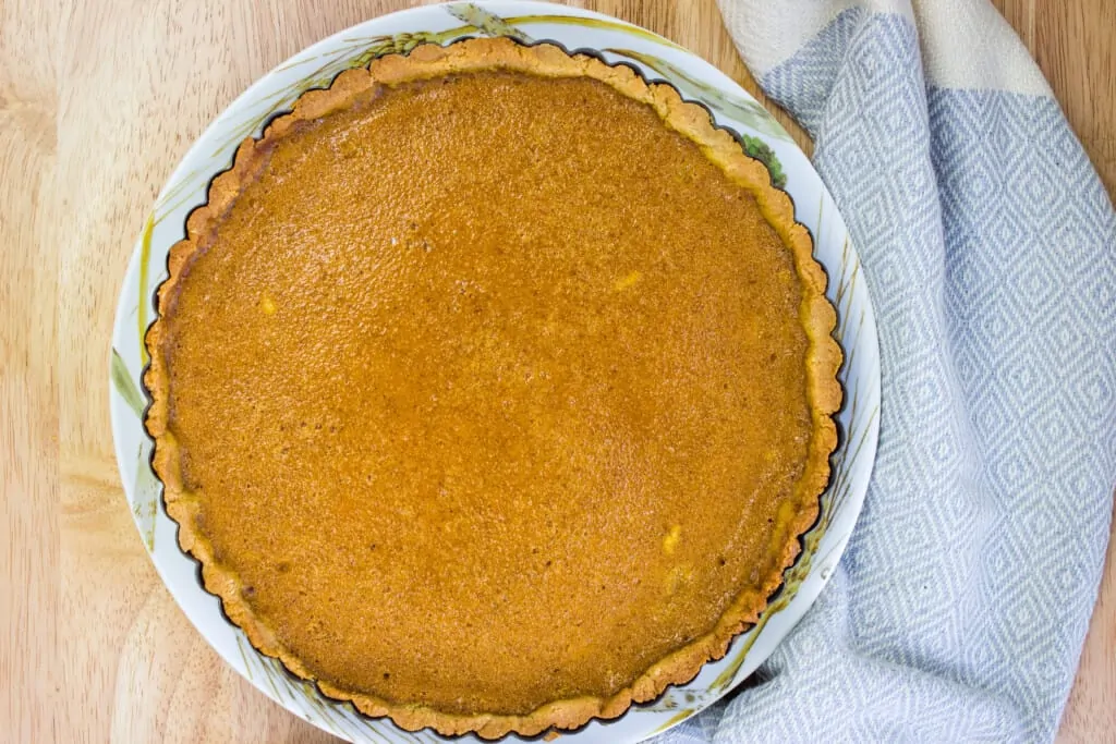 pumpkin pie with keto pie crust