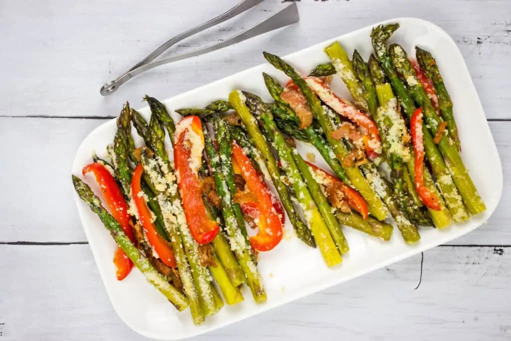 keto cheesy baked asparagus