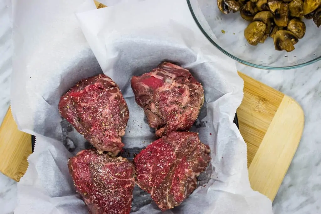 seasoned beef tenderloin steaks