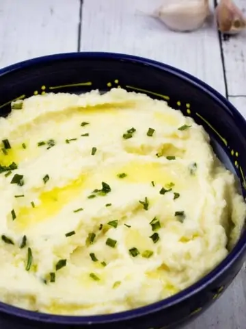 keto cauliflower mash in a bowl
