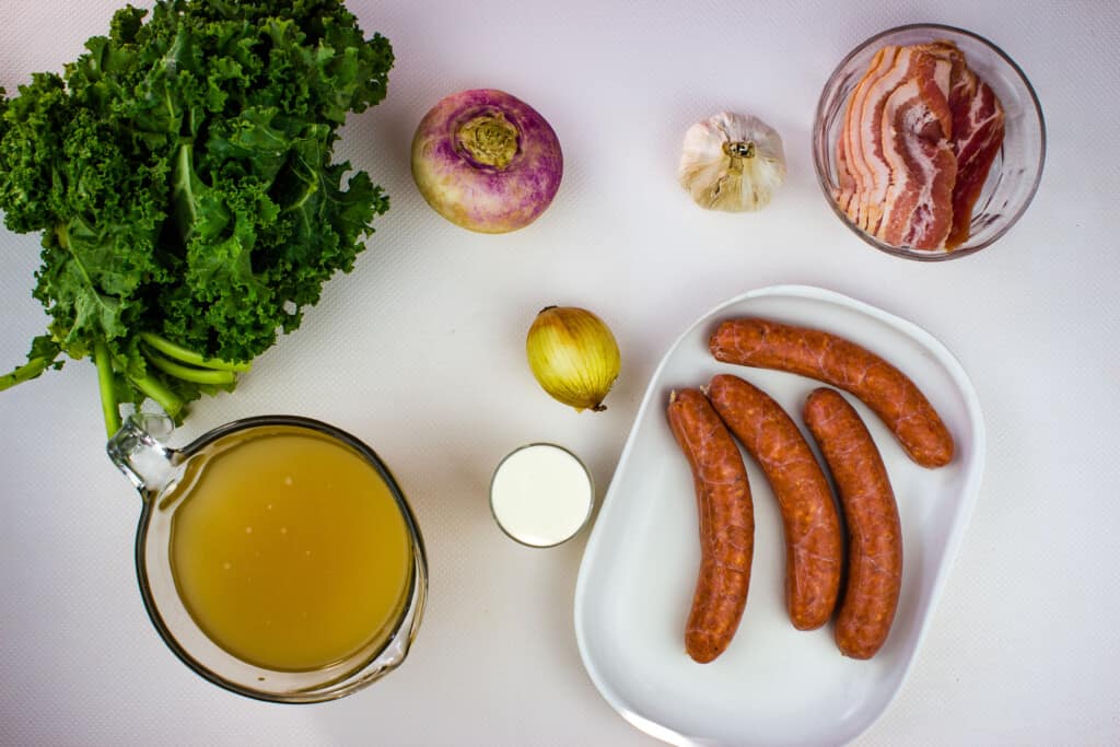 ingredients to make keto zuppa toscana soup recipe.