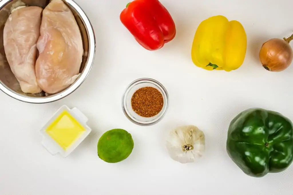 ingredients to make skillet chicken fajitas