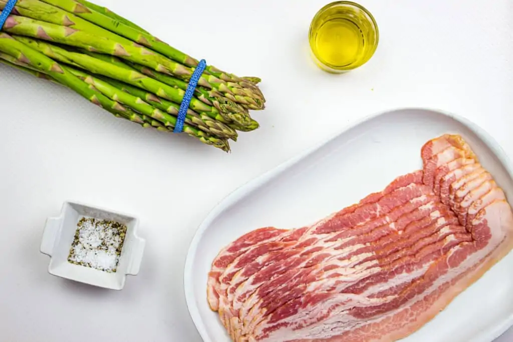 Ingredients to make bacon wrapped asparagus (air fryer)