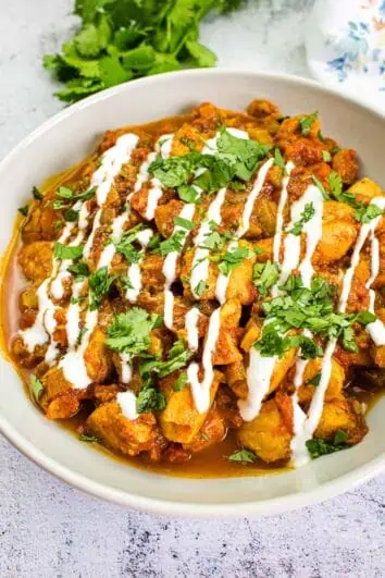 keto chicken chili in a serving bowl