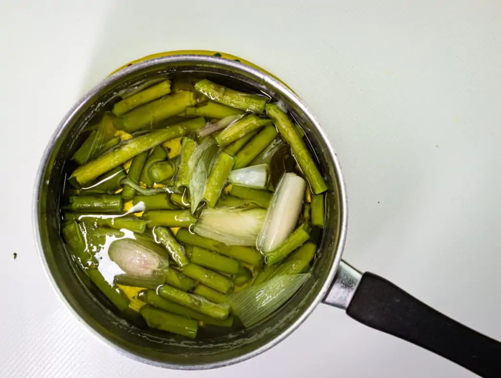 finished asparagus broth