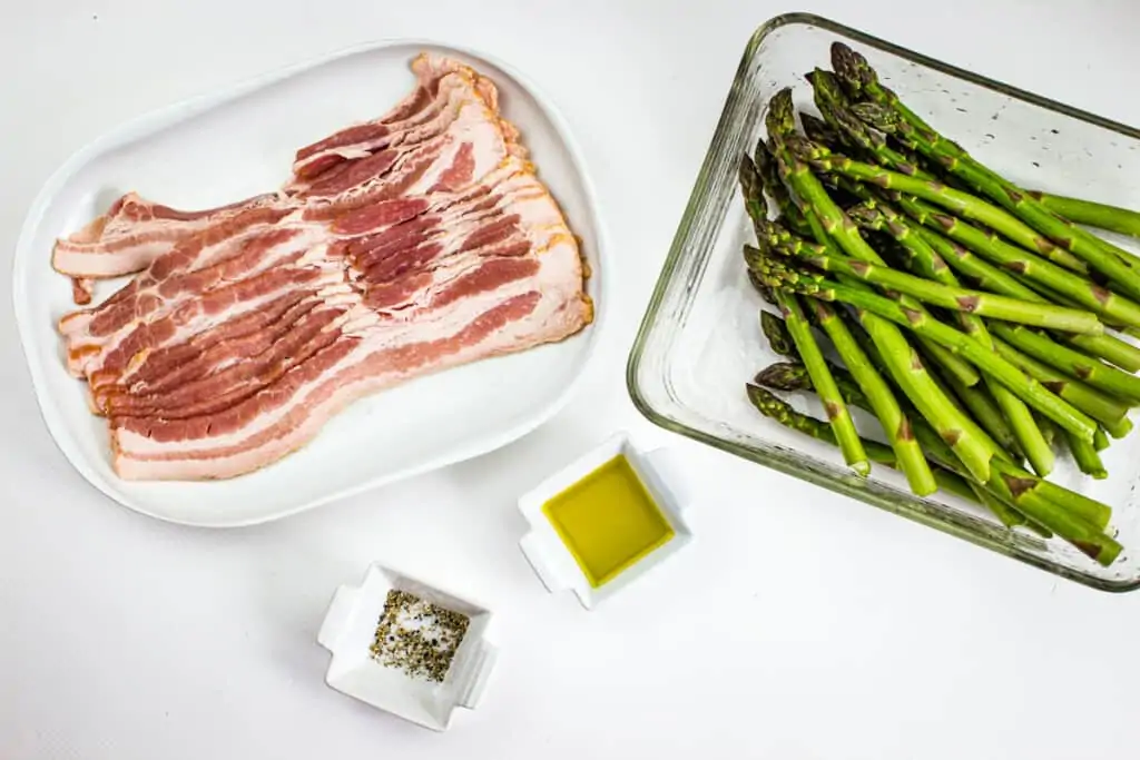 Ingredients to make bacon-wrapped grilled asparagus