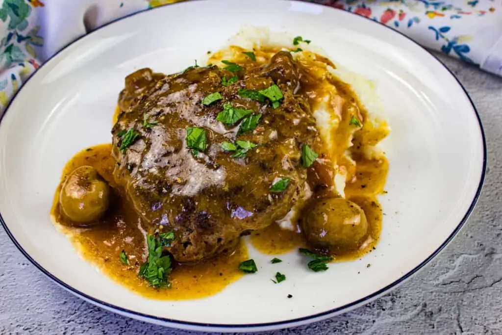 keto salisbury steak with mushroom sauce