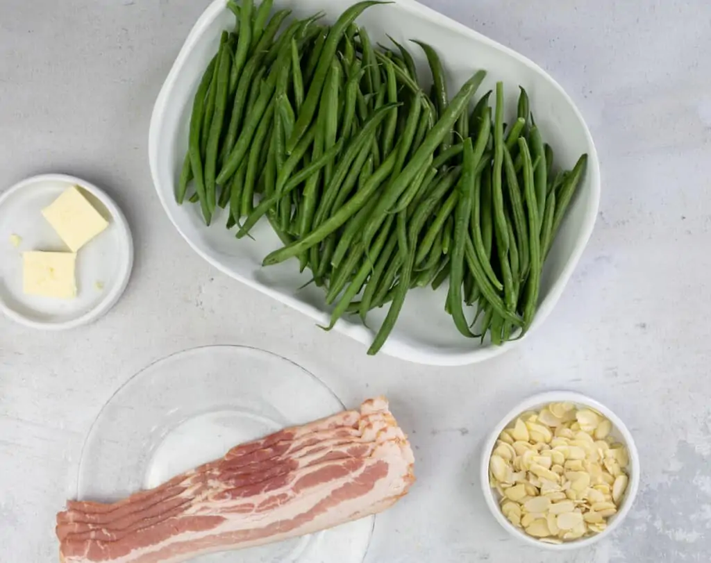 ingredients to make green beans almondine with bacon