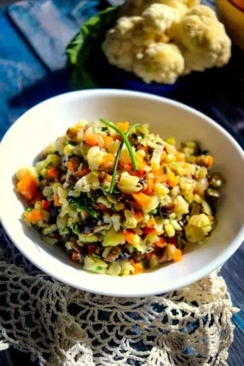 keto stuffing in a white bowl