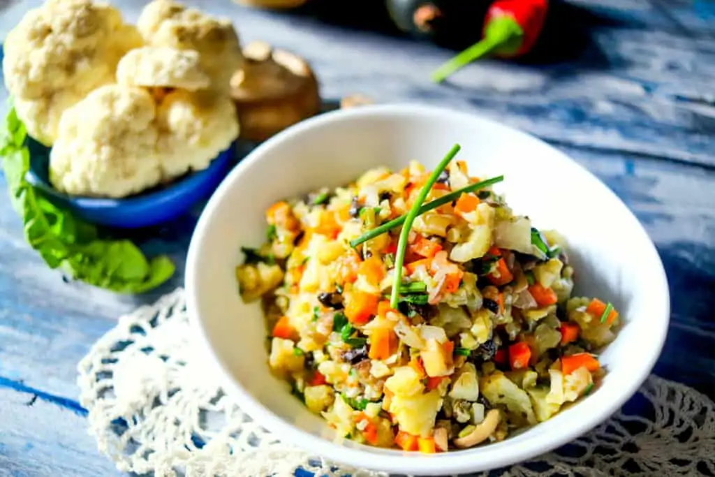 keto stuffing in a white bowl