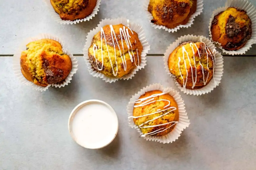 icing the muffins