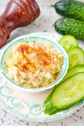 keto cauliflower hummus