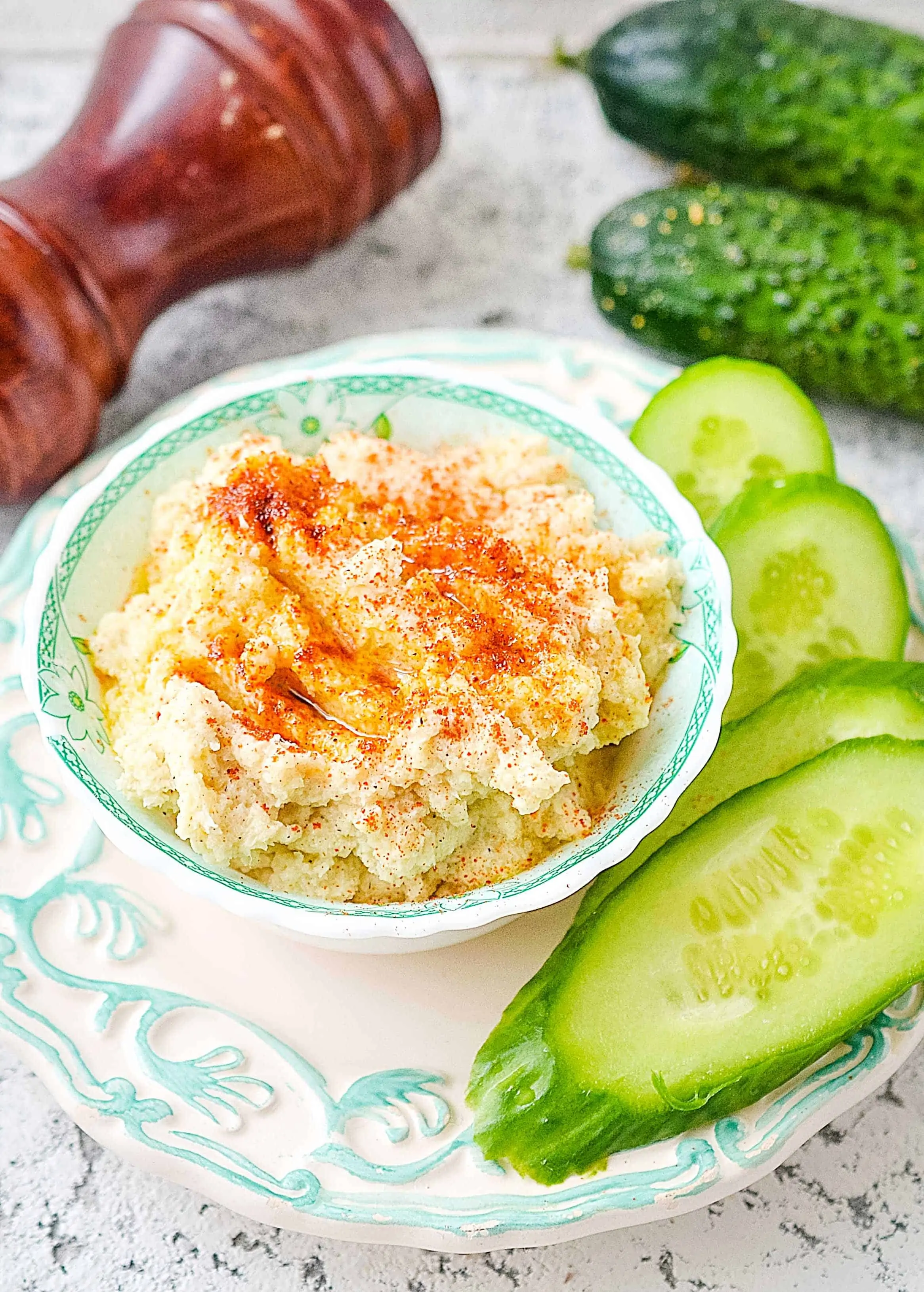 keto cauliflower hummus