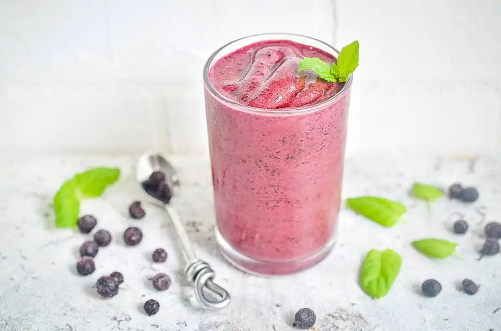 keto blueberry smoothie in a glass