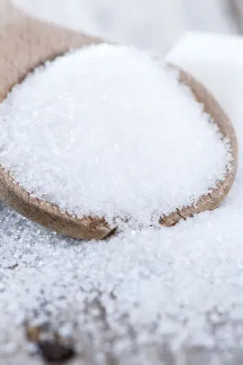 erythritol in a spoon and in cubes.