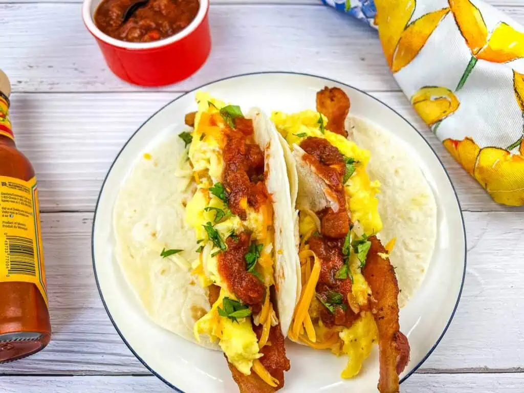 Horizontal Shot of low-carb breakfast tacos on a plate.